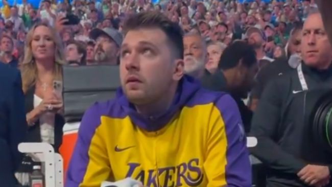 Luka Dončić cries in his return to Dallas, but later scores a season high against former club