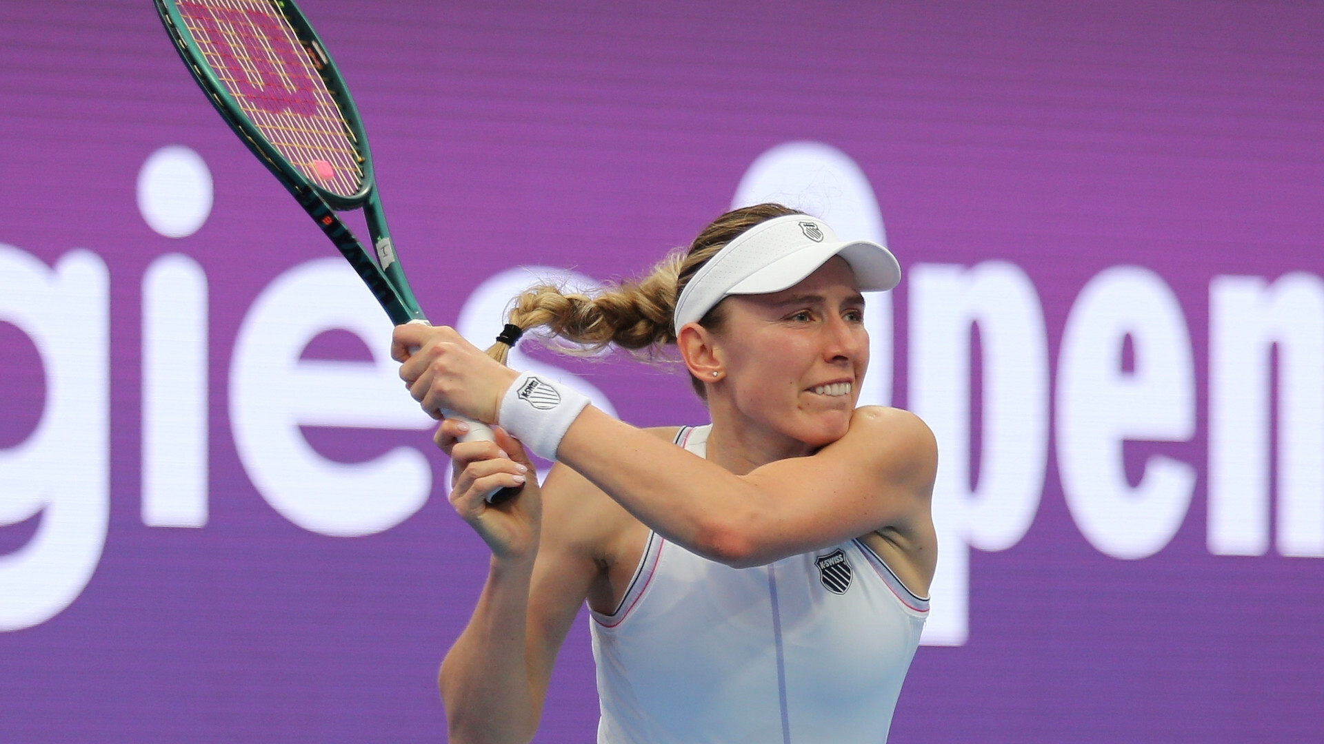 Alexandrova eliminates World No. 1 Aryna Sabalenka from Canadian Open