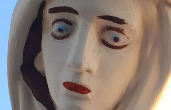 Church admits restoration mistake as tourists flock to see statues