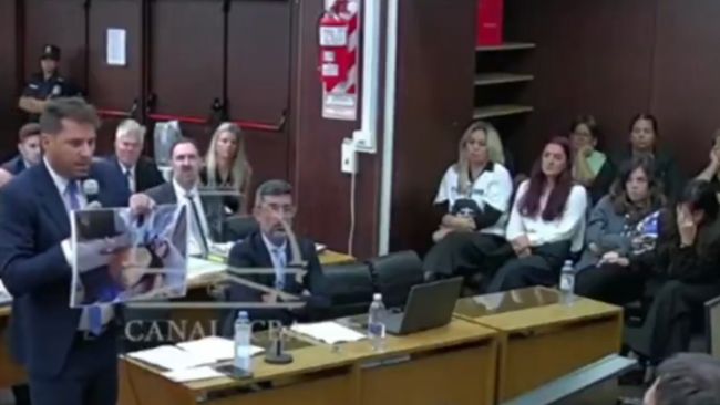 "This is how Maradona died": Prosecutor in the trial about the death of the football legend shows shocking image