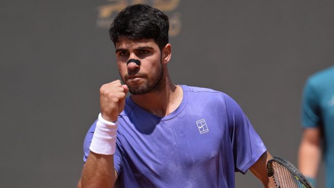 Alcaraz triumphs over Sinner in shorter than expected Italian Open final