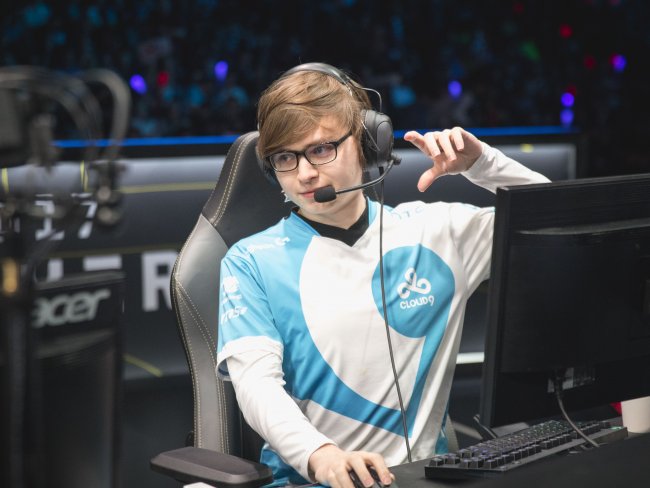 Cloud9's Sneaky gets a 24 hour Twitch ban - League of Legends - Gamereactor