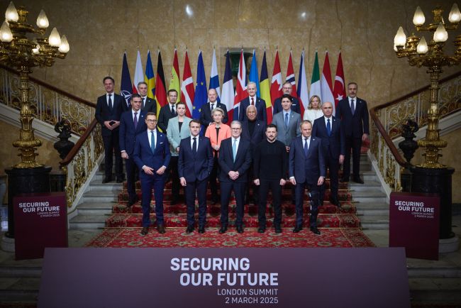 European leaders meet in London to convince United States with Ukraine peace plan