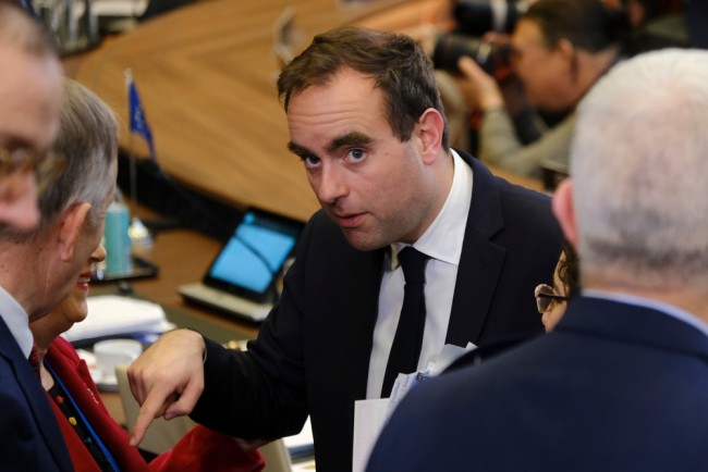 Macron reappoints Lecornu as prime minister