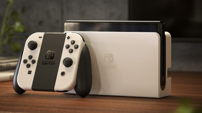 Nintendo UK is bundling Skyward Sword or Mario Kart Live with OLED Switch sales until the New Year
