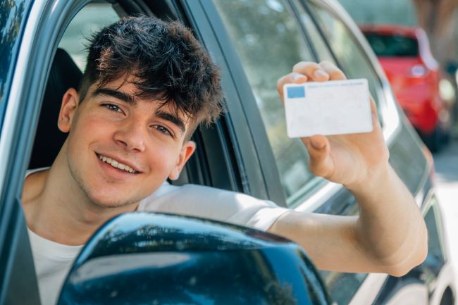 Digital driver's licenses are coming to the UK