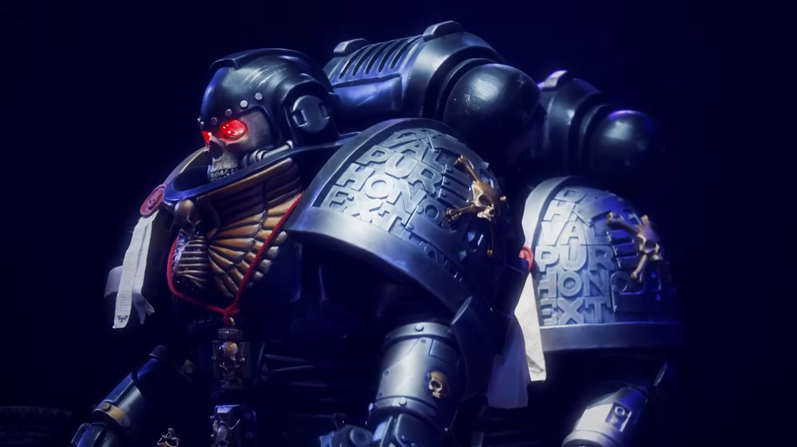 Mike Flanagan joins the Warhammer 40,000 project alongside Henry Cavill