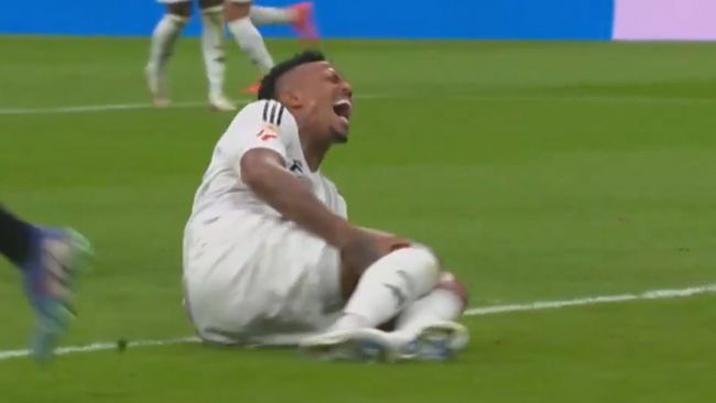 Is the Santiago Bernabeú's grass to blame for the plague of knee injuries its players are suffering?