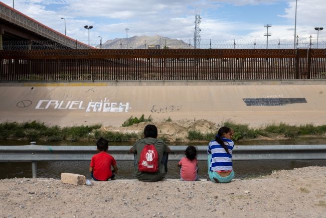 Supreme Court clears way to end TPS for Venezuelans