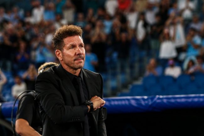 Simeone celebrates his 700th match with Atlético de Madrid, one of longest managerial reigns in modern football