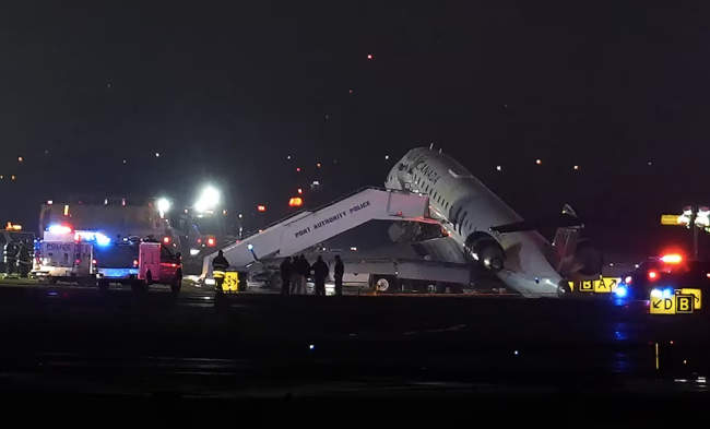 Pilot and co-pilot killed in Air Canada jet collision at LaGuardia