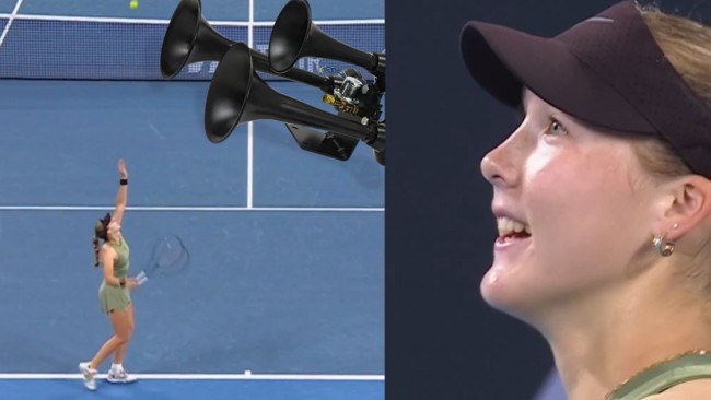 A train horn interrupts the Andreeva vs. Kostyuk match in Brisbane and the whole stadium cheers