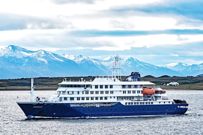 MV Hondius docks in Tenerife and passengers are being repatriated, none with hantavirus symptoms