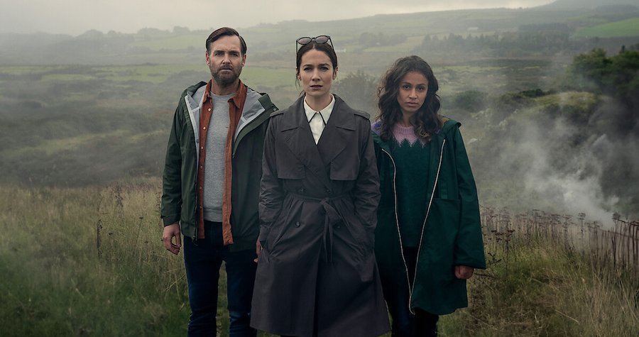 Podcasters attempt to solve a cold case in Netflix's Bodkin - Vimarsana News