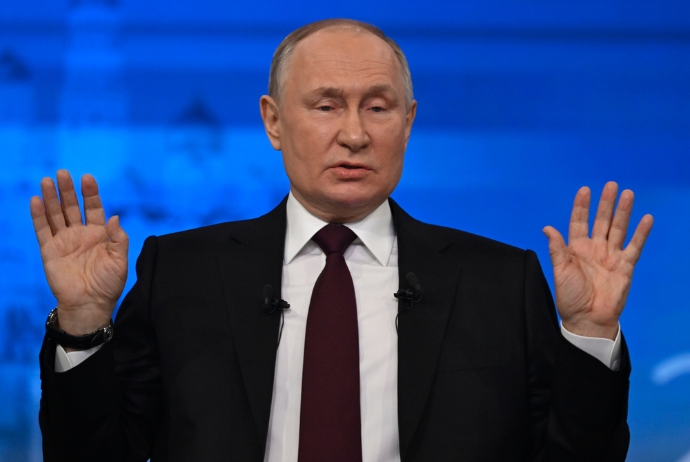 Putin floats halting gas supplies to Europe