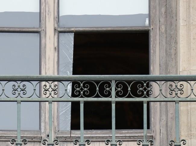 Four more detained in Louvre jewelry heist, but stolen treasures remain missing