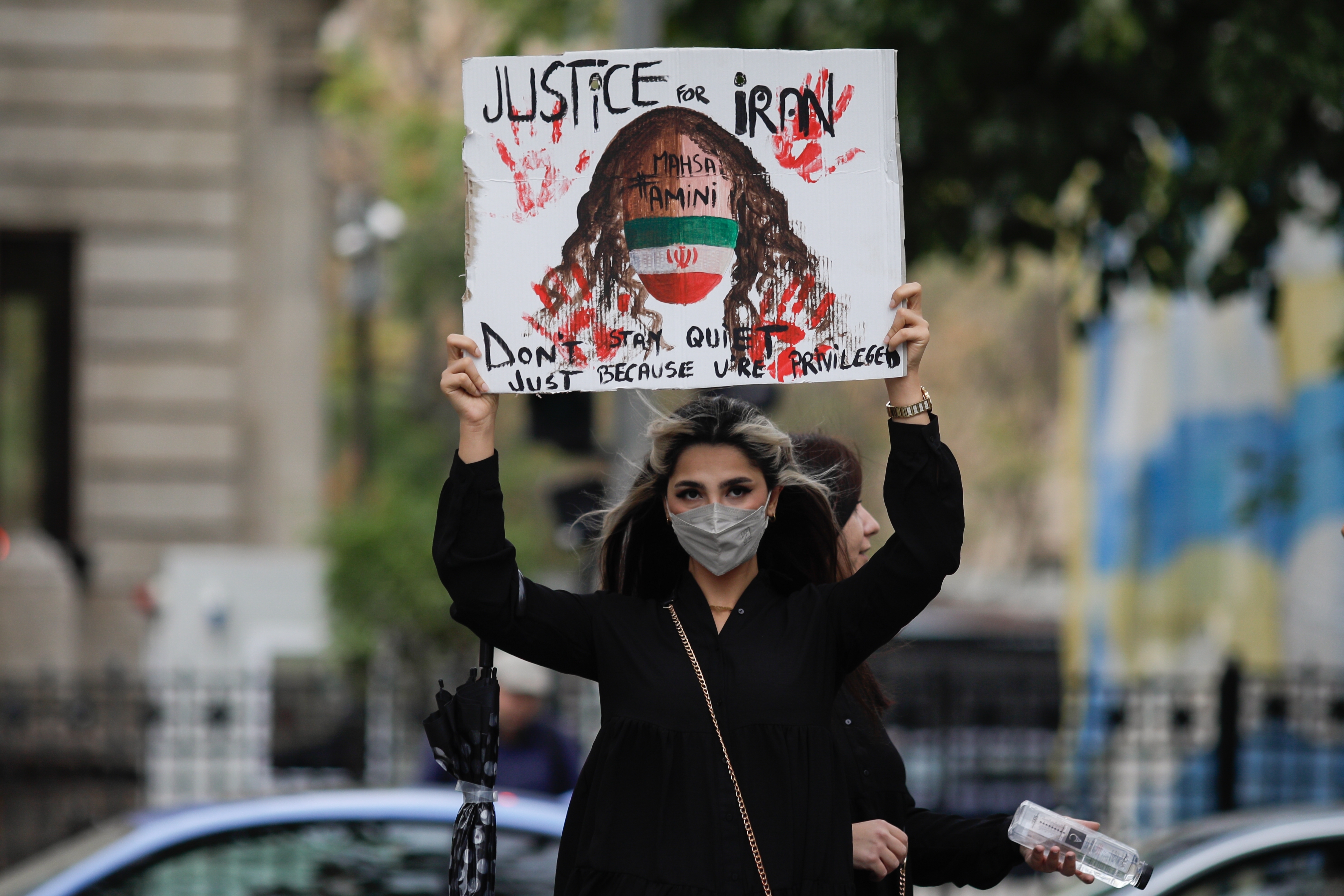 Iran Sees Mixed Hijab Enforcement: Relaxed in Some Cities, Strict in Others Amid War and Protests
