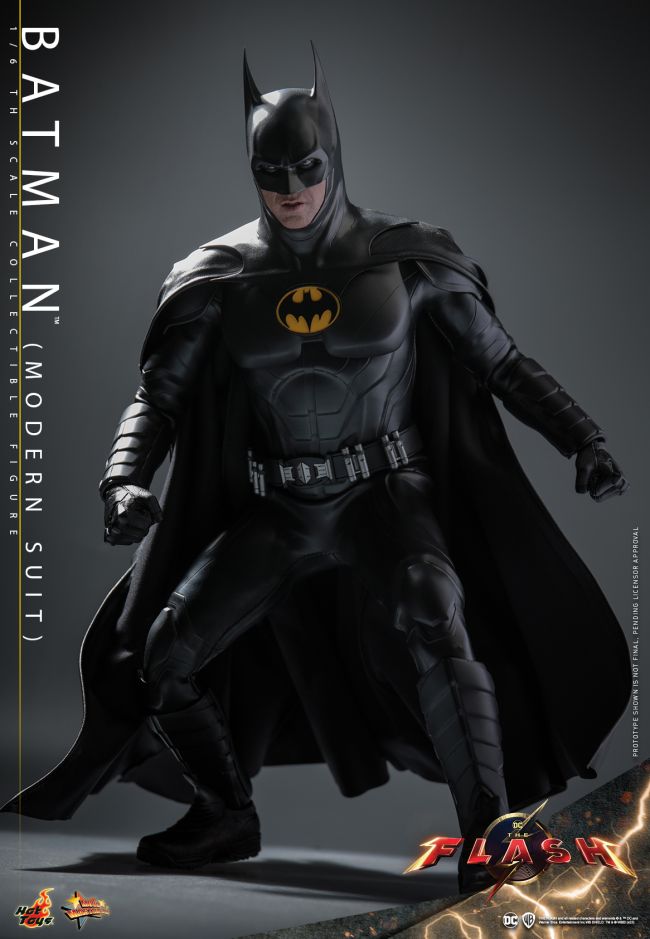 Hot Toys Flash & Batman DC 1/6 Scale Figure Collection 