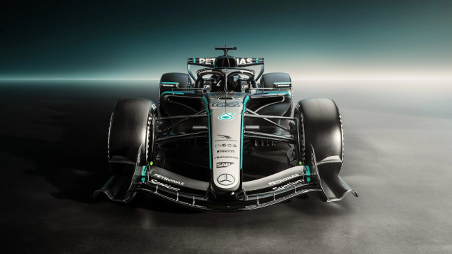 Formula 1 2026: Mercedes-AMG shows off the W17