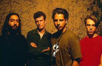 media/99/soundgardengoesguitar_219947t.jpg