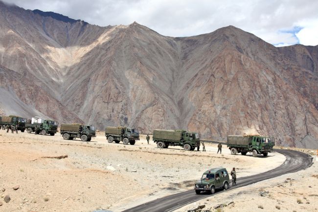 Tensions escalate as India and Pakistan exchange fire across Kashmir border