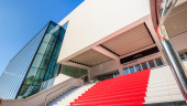 David takes a walk down the Terrasse des journalists in the innards of the Palais des Festivals de Cannes